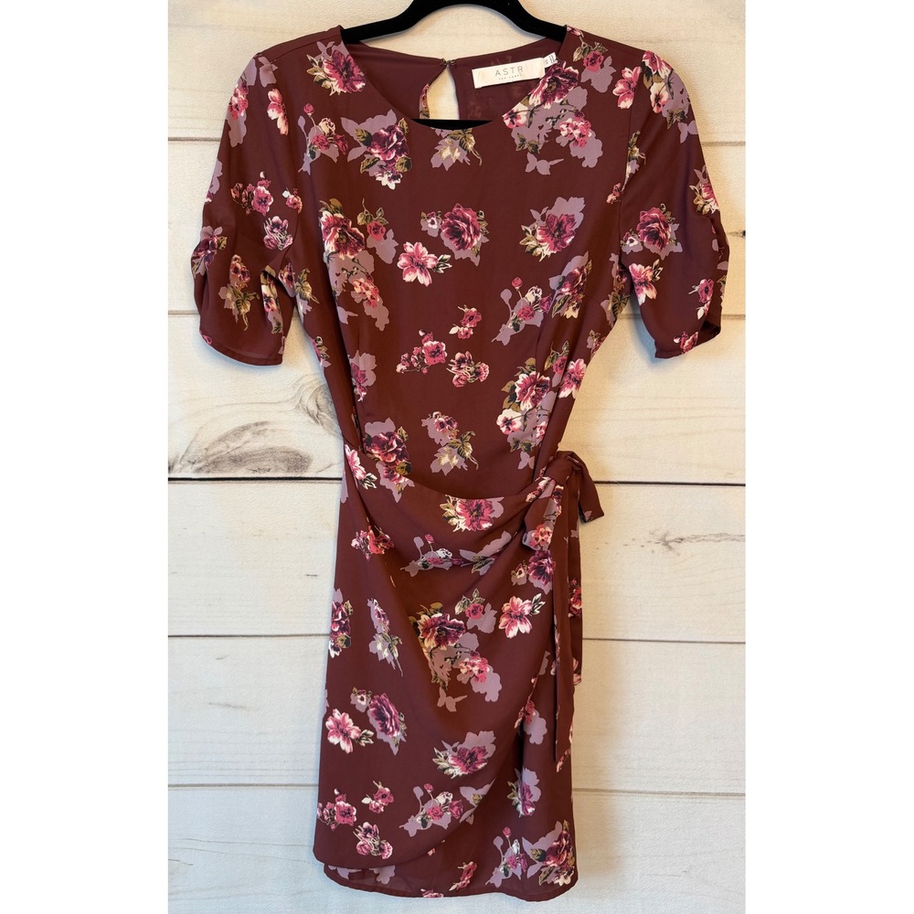 ASTR The Label Burgundy Floral Wrap Mini Dress Short Sleeve ADR100000 XS